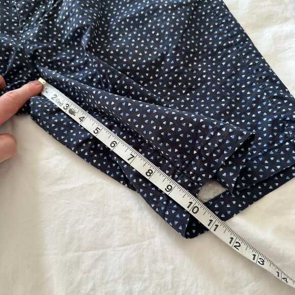 H&M Blue Diamond Pattern Shorts (33R) - Picture 4 of 5
